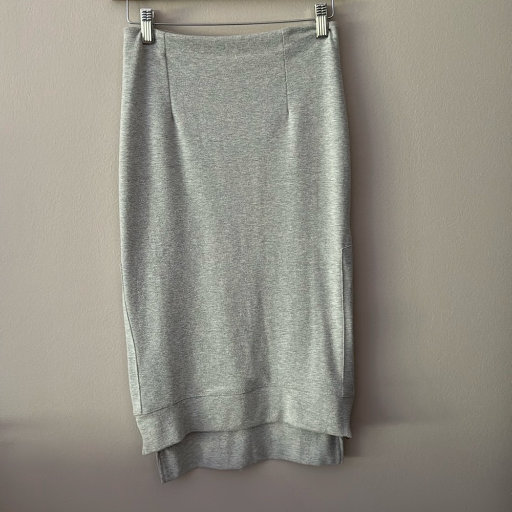Romeo & Juliet couture size Small sweater skirt